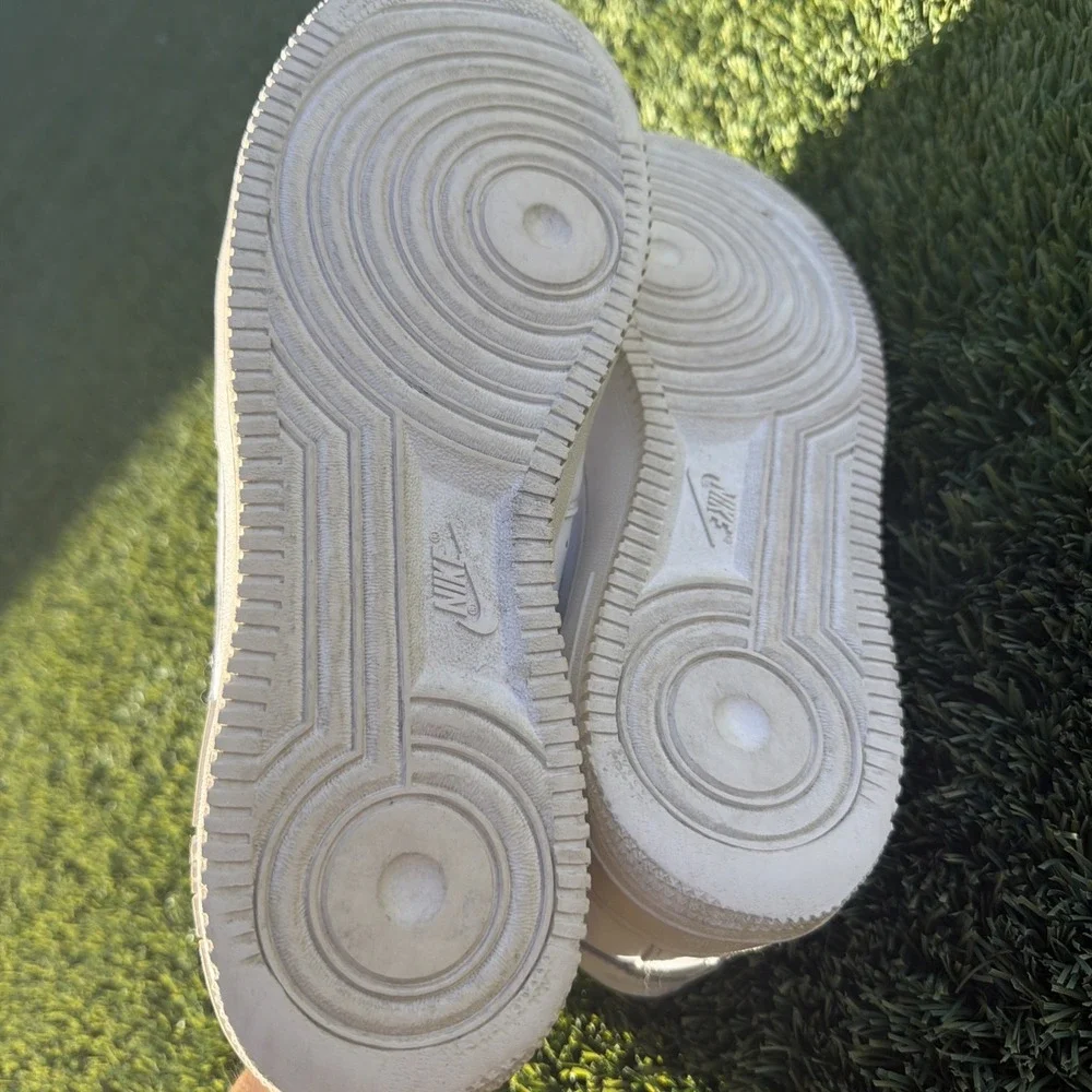 Nike Air Force 1 Shoes Men 10.5‎ White Sneakers Low Triple White AF1 CW2288-111